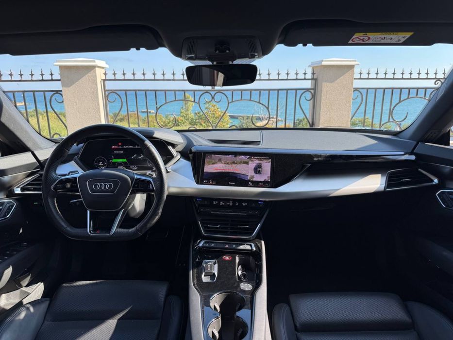 Продам срочно Audi RS e-tron GT