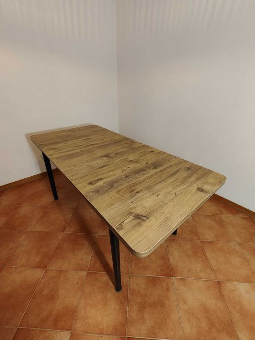 Mesa de jantar com 6 cadeiras