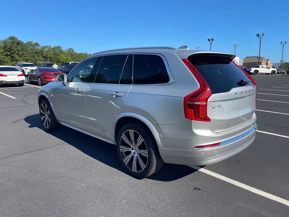 Volvo XC90      2022