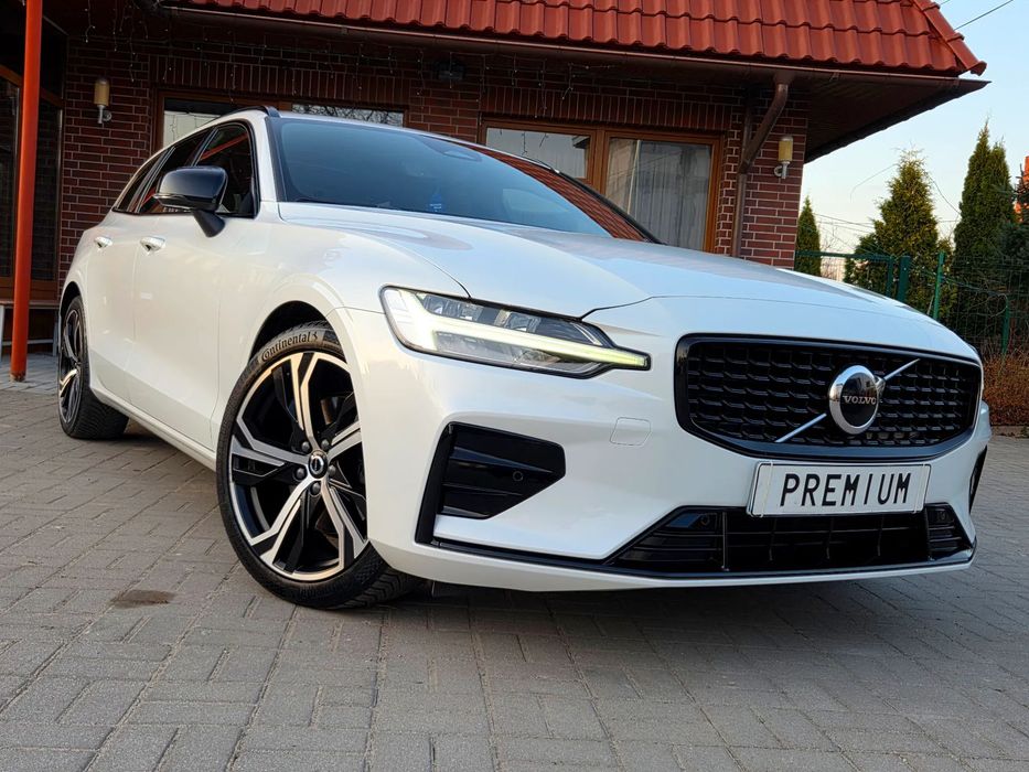Volvo V60 R design 2023r Lifting Perła 2.0 B3 163KM Panorama Serwis ASO Vat 23%