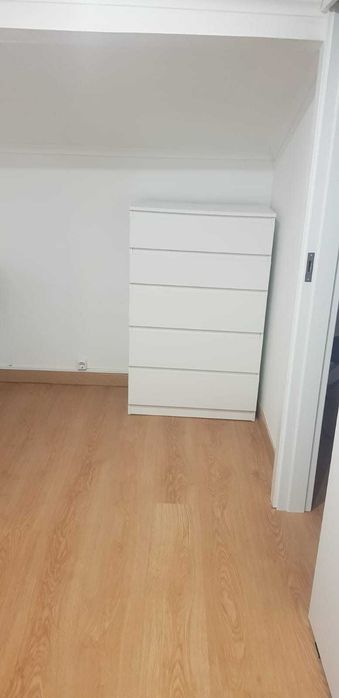 Alugo quarto no centro de Torres Vedras