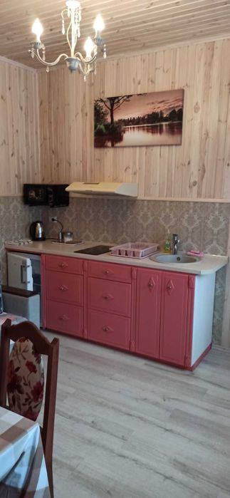 Частина будинку, ел/ен без вимкнень , своє закрите подвір"я