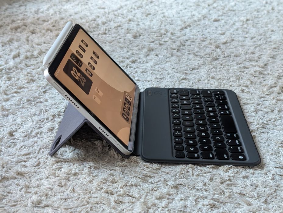 iPad mini (A17 Pro) Wi-Fi 128GB + Etui z klawiaturą + rysik