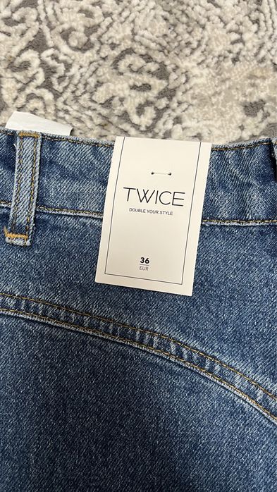 Джинси нові