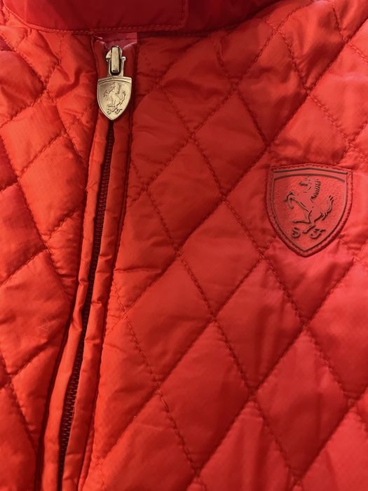 Модна куртка Ferrari від Puma