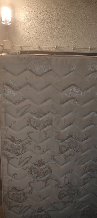 Cama casal com colchão