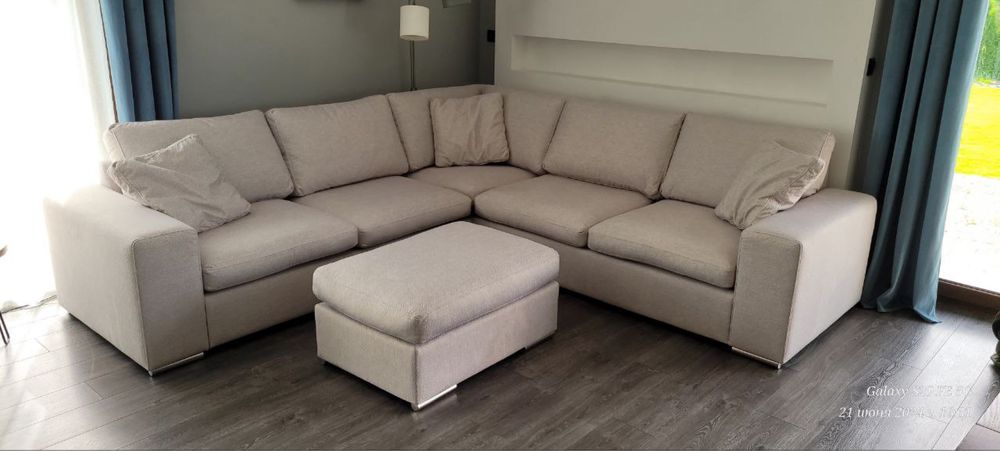 Naprawa i renowacja mebli tapicerowanych. Zakład tapicerski. Tapicer