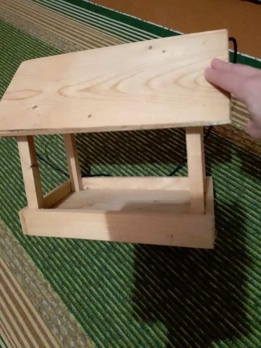 Годівничка для птахів