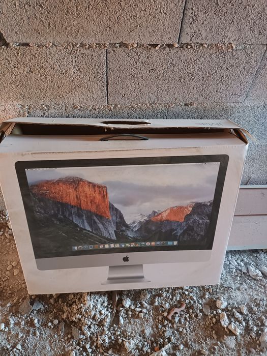 Caixa vazia da  Apple