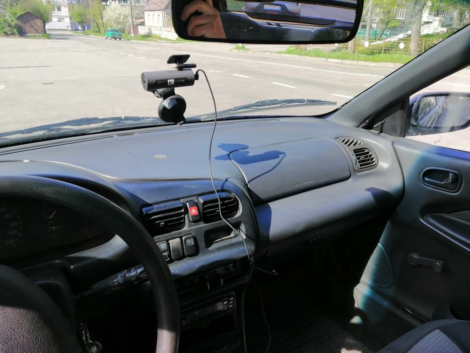 Mazda 323 1995 хетчбек