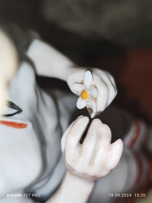 Продам статуэтка гадание на ромашке "КИЕВ"