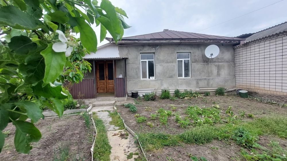 Продам частину будинку. Вул.Сагайдачного,7.