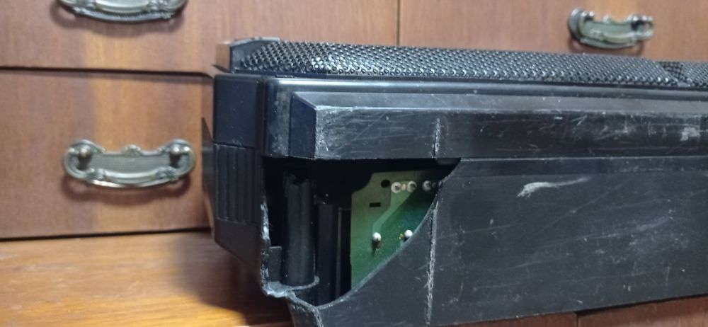 Продам магнітолу SHARP 252