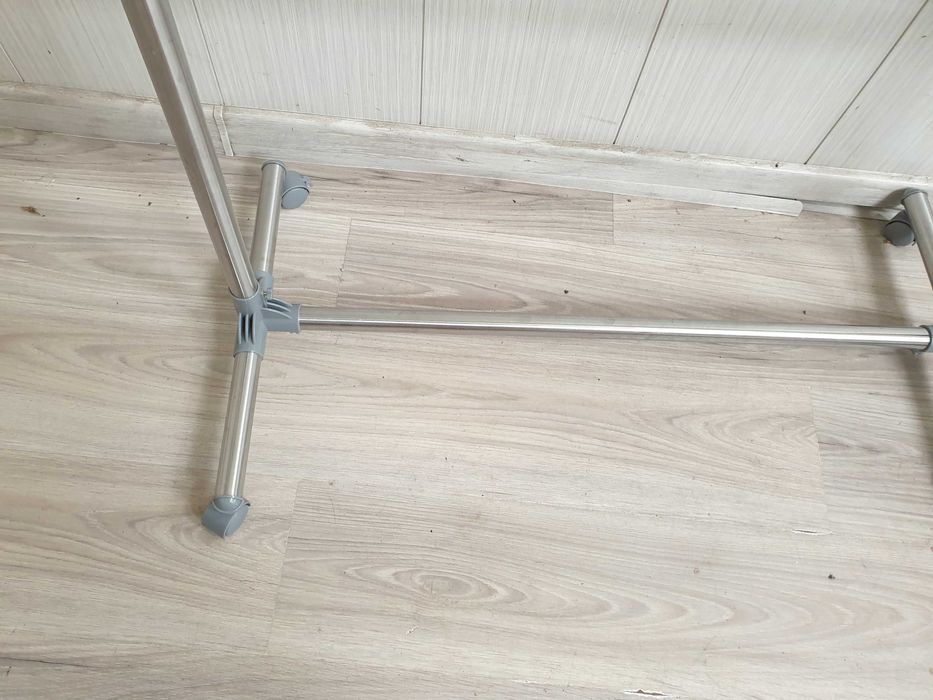 wieszak nierdzewny regulowany wys. 176 cm  składany