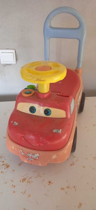 Carrinho de aprendizagem aprender a andar