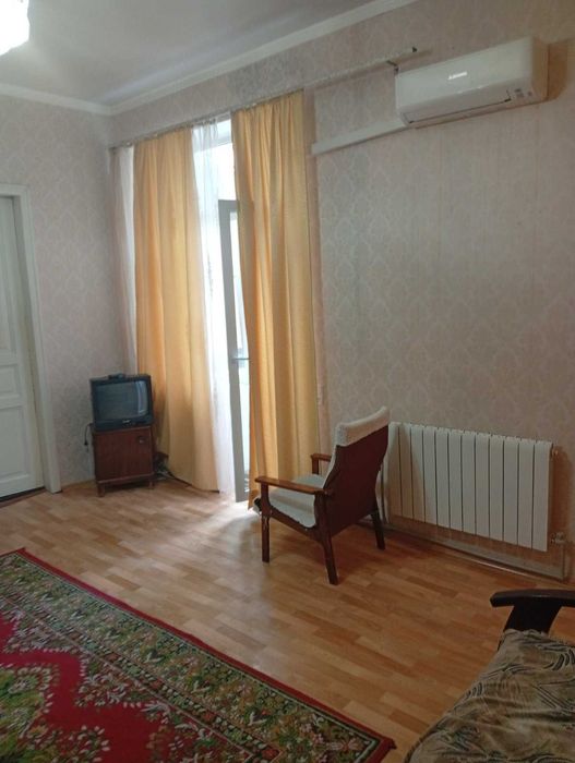 Оренда двокімнатної в центрі.