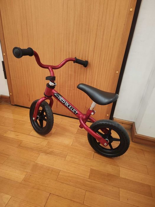 Bicicleta de Equilíbrio Chicco Red Bullet – Vermelha (Como Nova)