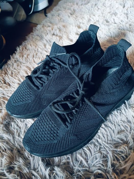Lekkie czarne buty
