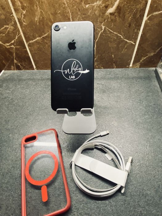  iPhone 7 на 128 ГБ | Neverlock + в Подарунок Чохол