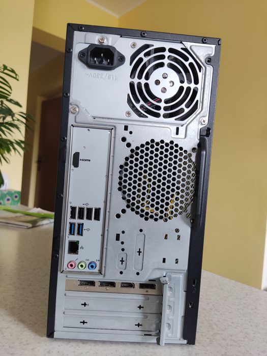 KOMPUTER GAMINGOWY – RTX 2060 / i7-8700 /
Karta graficzna: NVIDIA GeForce RTX 2060 6GB
RAM: 8 GB DDR4
Dyski: