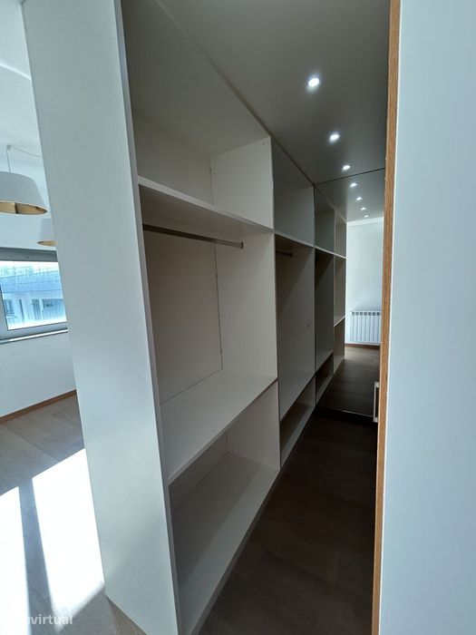 Apartamento T2 com Varanda e Garagem em Aveiro
