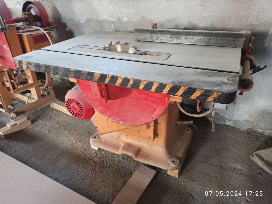 Станки деревообробні