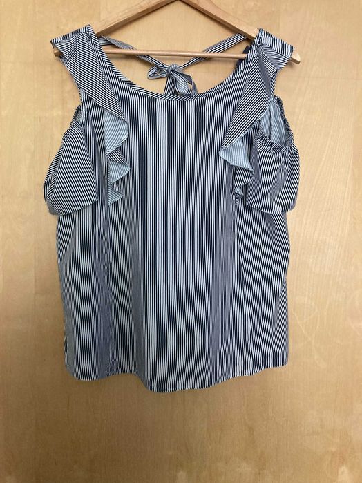 Bluzka w pionowe paski, z falbanami od C&A, r. 40