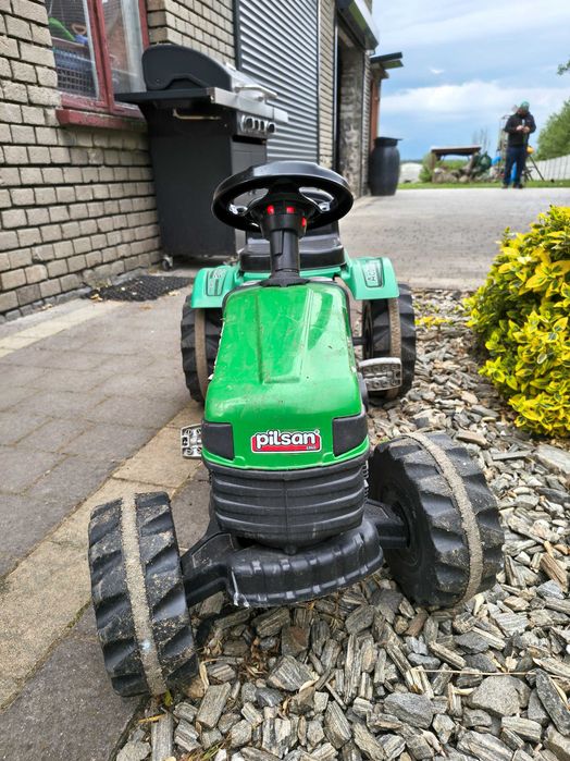 Traktorek dla dziecka na pedały