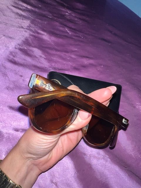 Óculos de Sol Ray-Ban pretos e castanhos