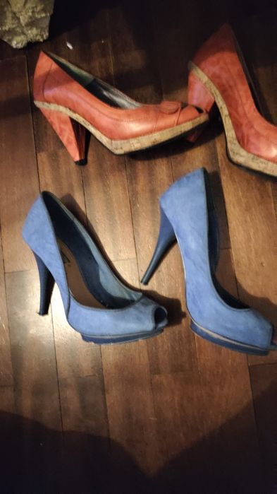 Vendo vários sapatos de mulher
