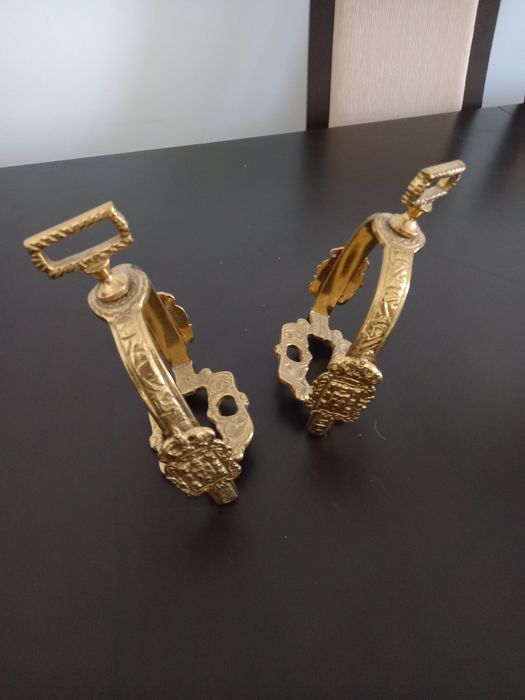 Estribos a Portuguesa Dourados