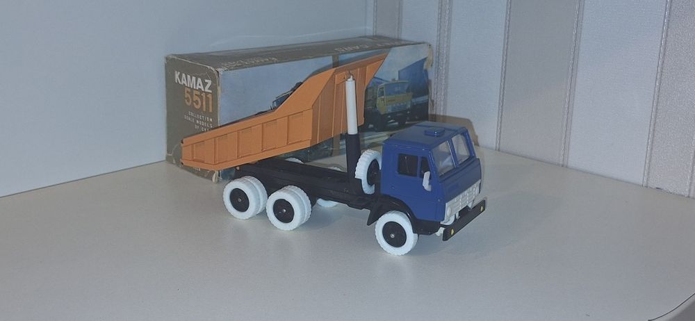 Модель КамАЗ 5511 1:43 масштабная машинка Kamaz камаз
