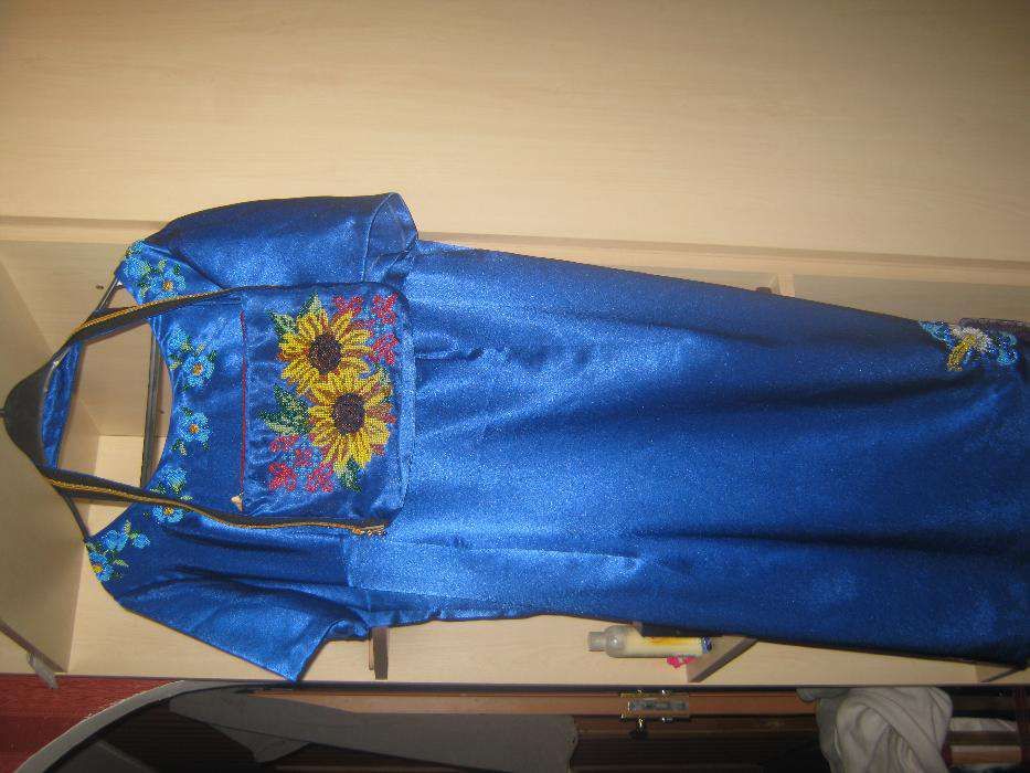 плаття вишите бісером