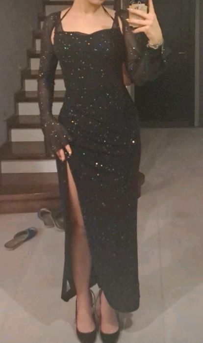 Długa czarna sukienka z brokatem