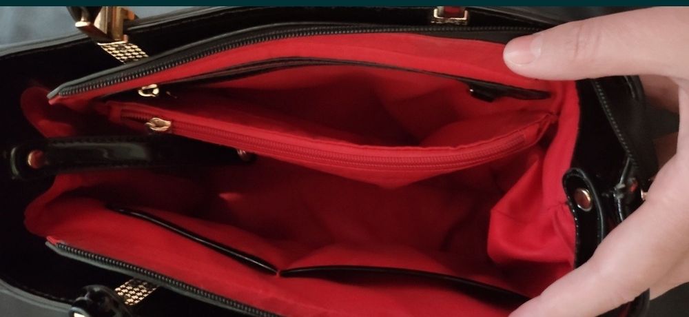 Сумка красная лаковая