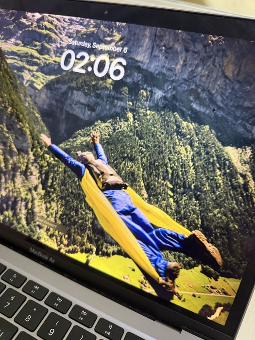 Macbook air 2020 m1 на запчастини