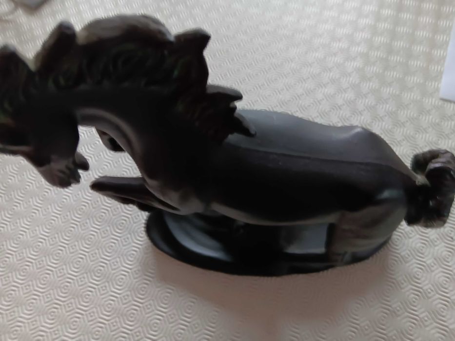 Estatua de cavalo em liga de bronze e estanho