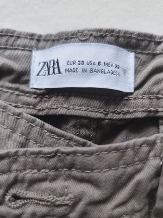 Spodnie Zara M /lekko   rozszerzane