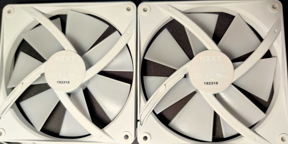 NZXT 2 ventoinhas 140mm RGB com controlador RGB