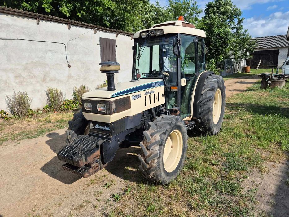 Ciągnik Rolniczy Traktor 4x4 Lamborghini 880 F plus VDT