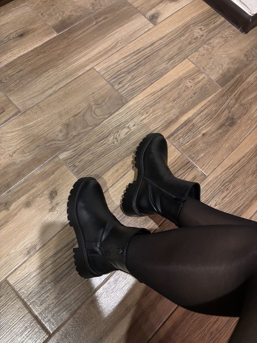 Фирменные ботинки Esprit