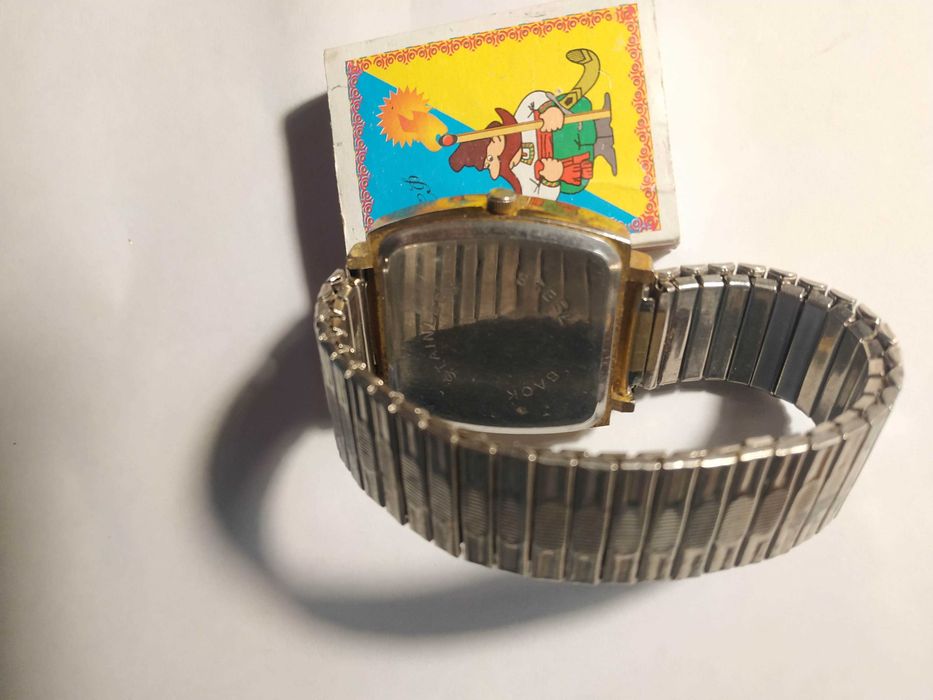 Металлический ремешок часы космос