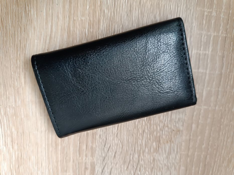 Skórzane etui na klucze czarne