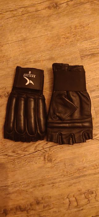 Rękawice do sportów walki