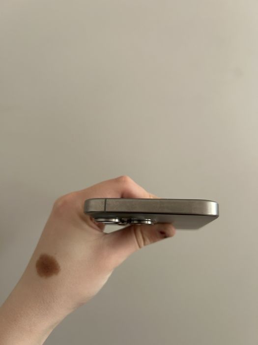 Продам Айфон 15 про макс