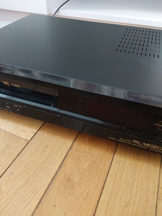 Magnetowid vhs JVC z pilotem uszkodzony