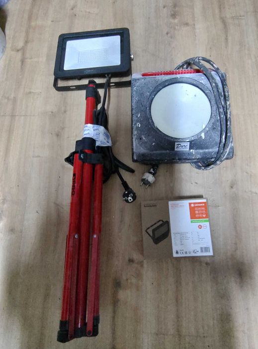 Lampa ze statywem Pro