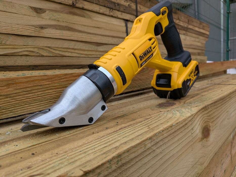Nożyc do blachy DeWalt