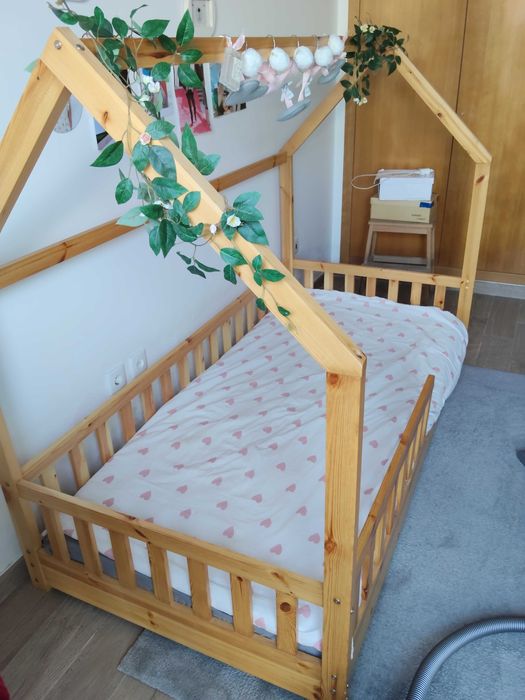Cama infantil  MONTESORI com colchão