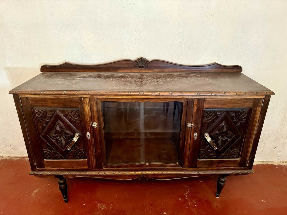 Mobília antiga de sala de jantar